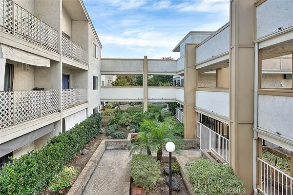 $359,900 | 3565 Linden Avenue, Unit 226, Long Beach, CA 90807