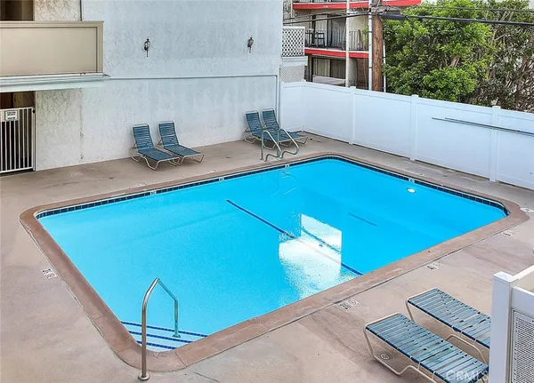$359,900 | 3565 Linden Avenue, Unit 226, Long Beach, CA 90807