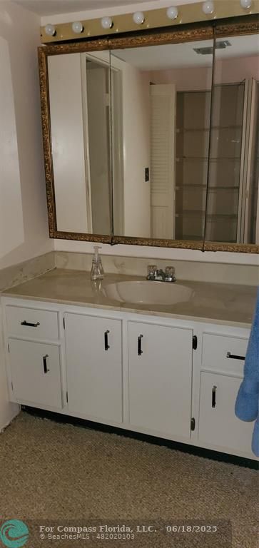 1000 St Charles Place, Unit 215 Pembroke Pines, FL 33026 - Photo 6 of 9