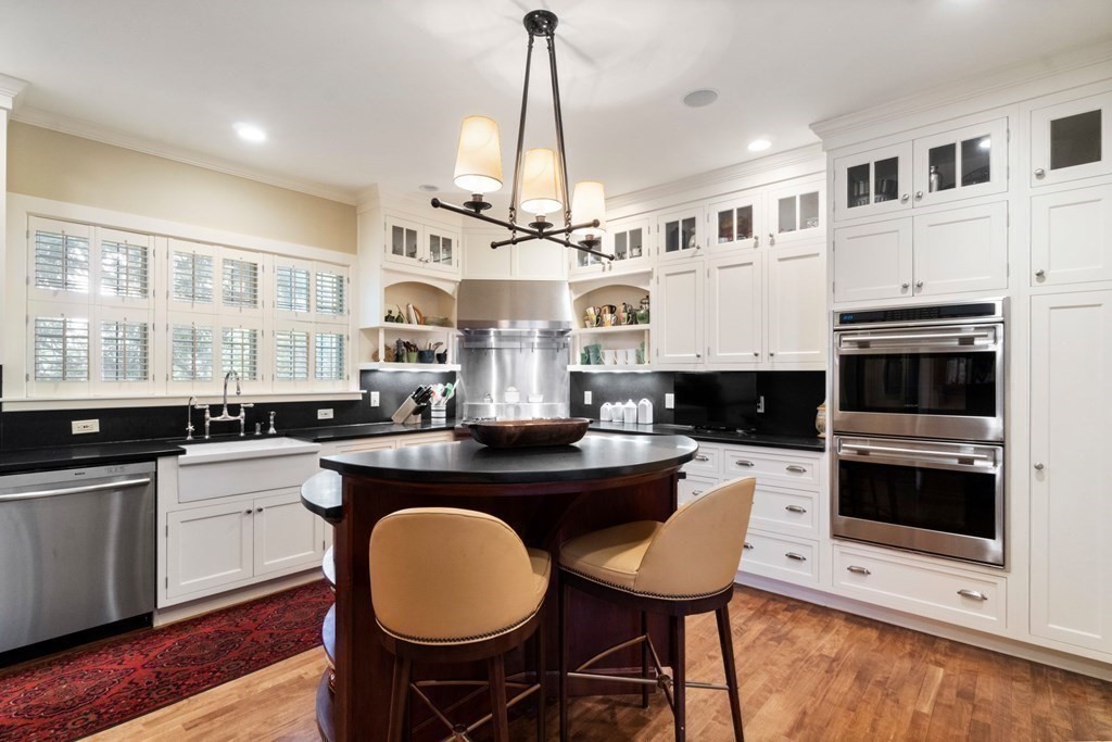 27 Devon Road Brookline, MA 02467 - Photo 3 of 35