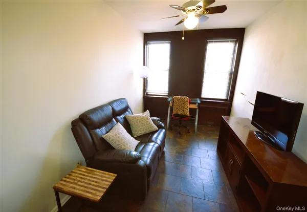 $245,000 | 247 Parkview Avenue, Unit 6M, Bronxville, NY 10708
