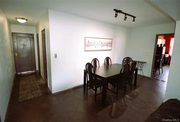 $245,000 | 247 Parkview Avenue, Unit 6M, Bronxville, NY 10708