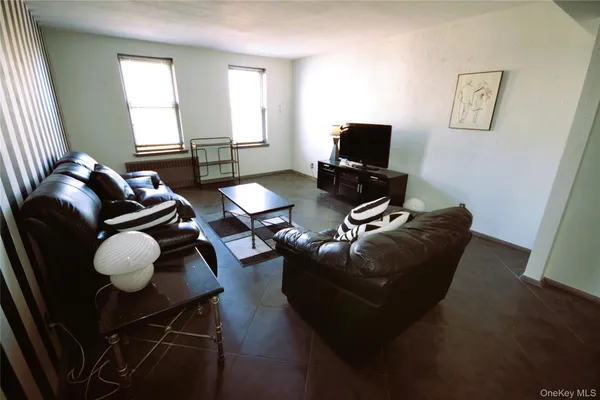 $245,000 | 247 Parkview Avenue, Unit 6M, Bronxville, NY 10708