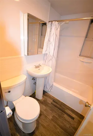 $245,000 | 247 Parkview Avenue, Unit 6M, Bronxville, NY 10708