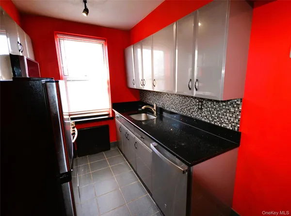 $245,000 | 247 Parkview Avenue, Unit 6M, Bronxville, NY 10708