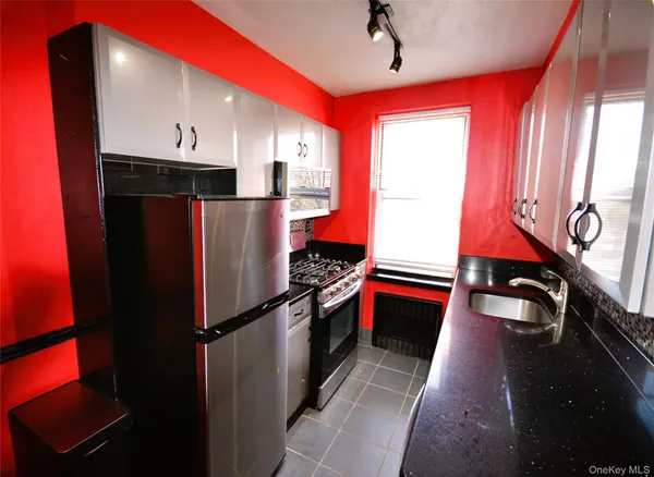 $245,000 | 247 Parkview Avenue, Unit 6M, Bronxville, NY 10708