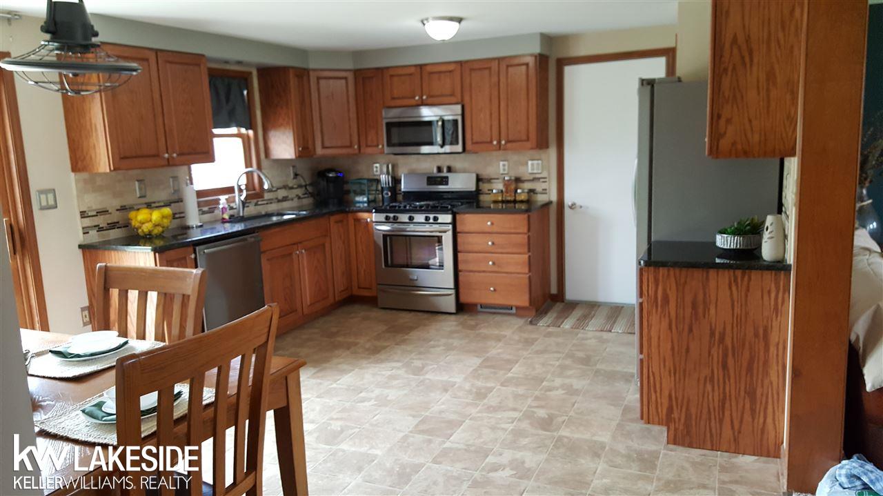 4260 Rochester Road Dryden, MI 48428 - Photo 15 of 49 31346748-14.JPG