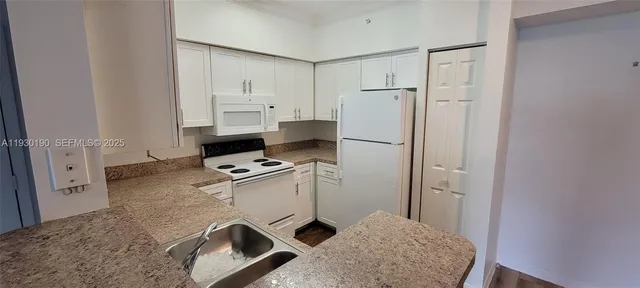 $1,950 | Pembroke Lakes South, Pembroke Pines, FL 33025