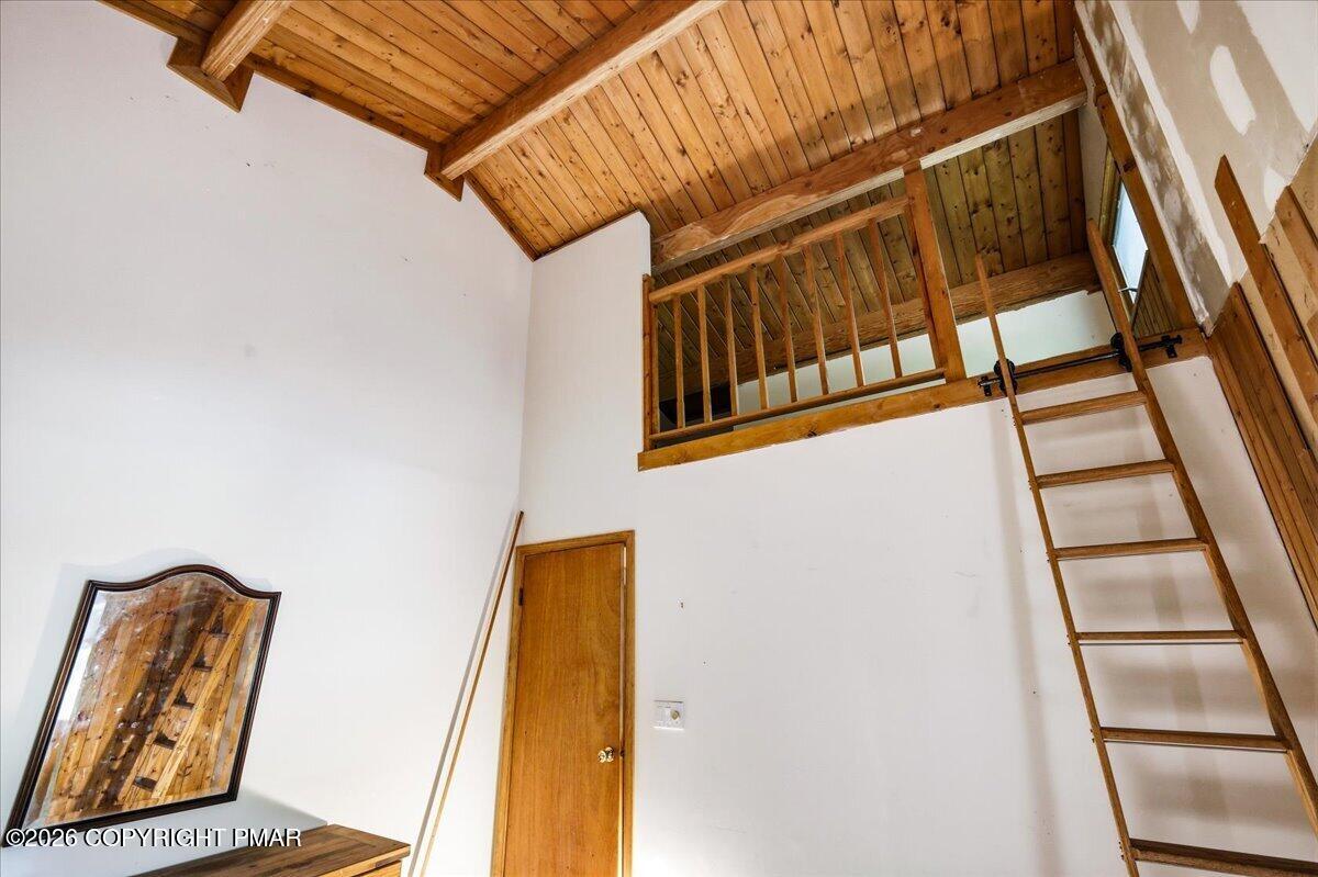 166 Pheasant Run Bushkill, PA 18324 - Photo 28 of 37 51-Photo-49