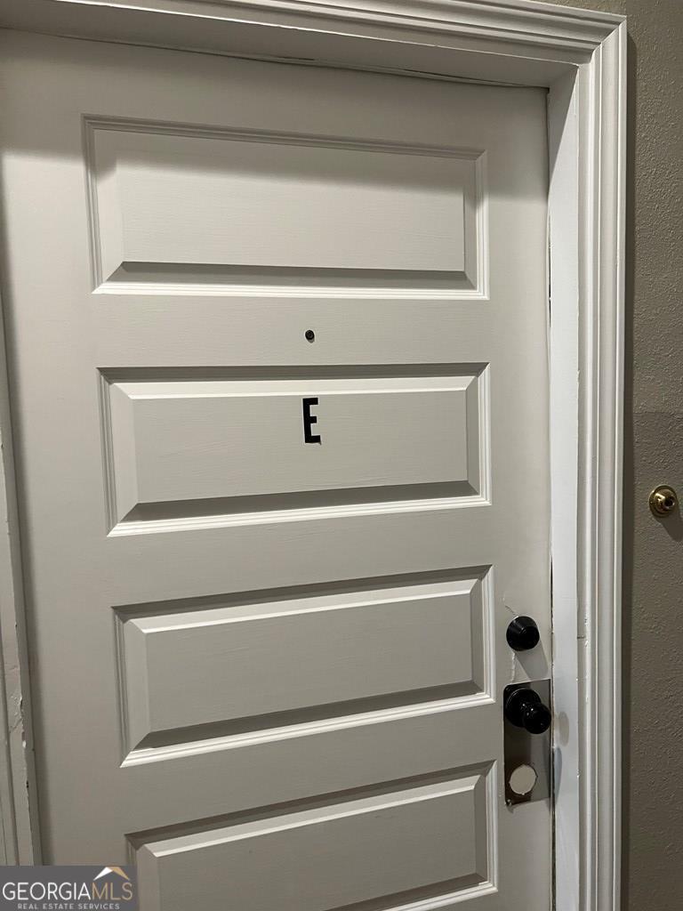 128 West Jackson Street, Unit E Dublin, GA 31021 - Photo 4 of 6 a close view of washer and dryer