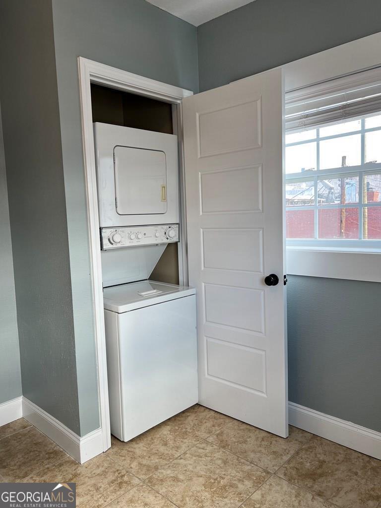 128 West Jackson Street, Unit E Dublin, GA 31021 - Photo 6 of 6 a view of washer and dryer