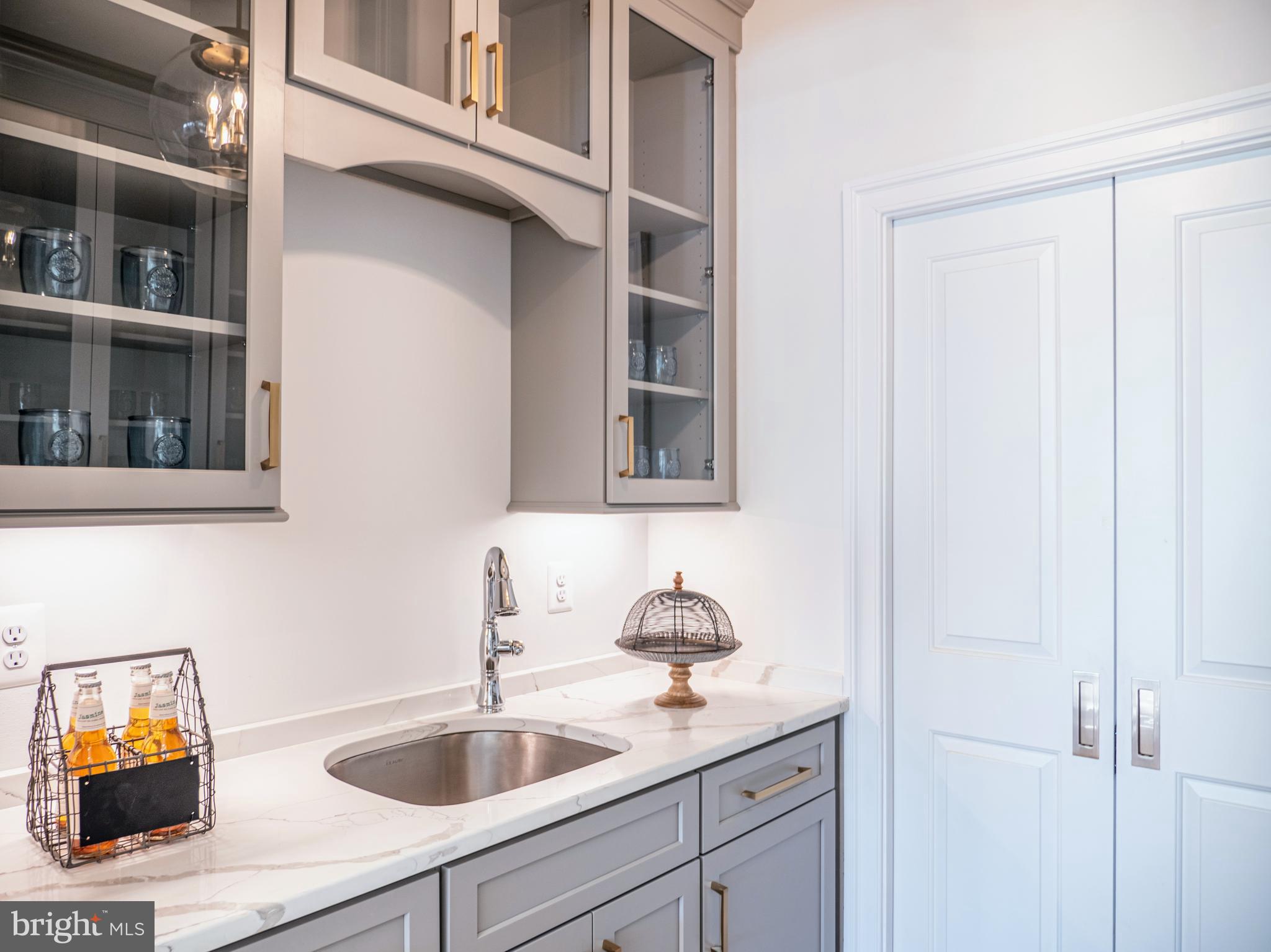 2211 Windsor Road Alexandria, VA 22307 - Photo 17 of 126