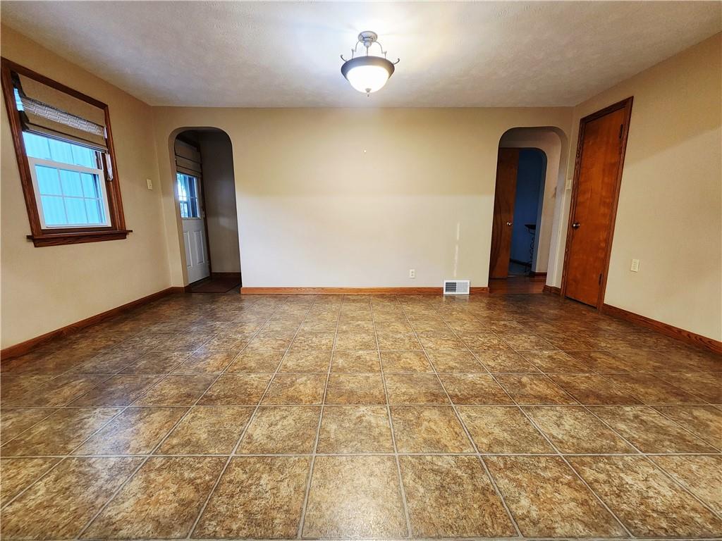 289 Scotland Lane New Castle, PA 16101 - Photo 13 of 35 a view of an empty room with window