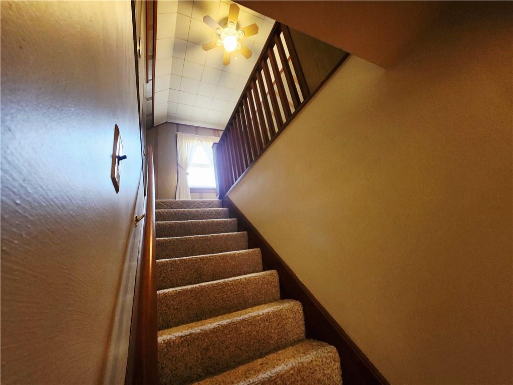 289 Scotland Lane New Castle, PA 16101 - Photo 23 of 35 a view of entryway