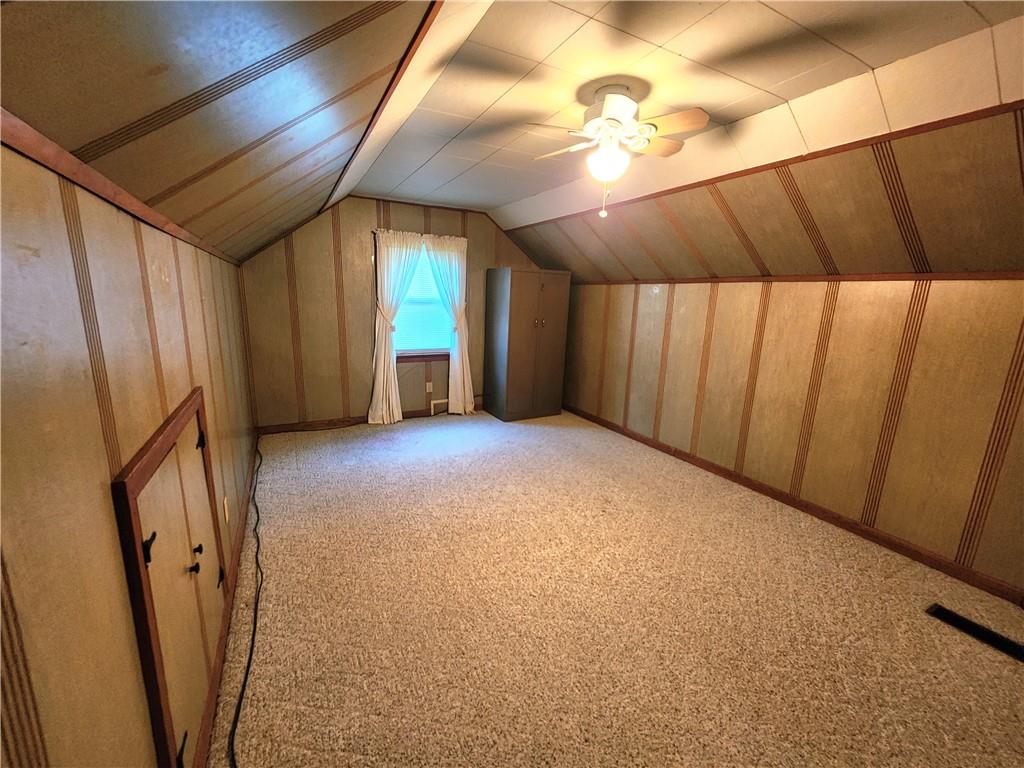 289 Scotland Lane New Castle, PA 16101 - Photo 25 of 35 a view of a garage