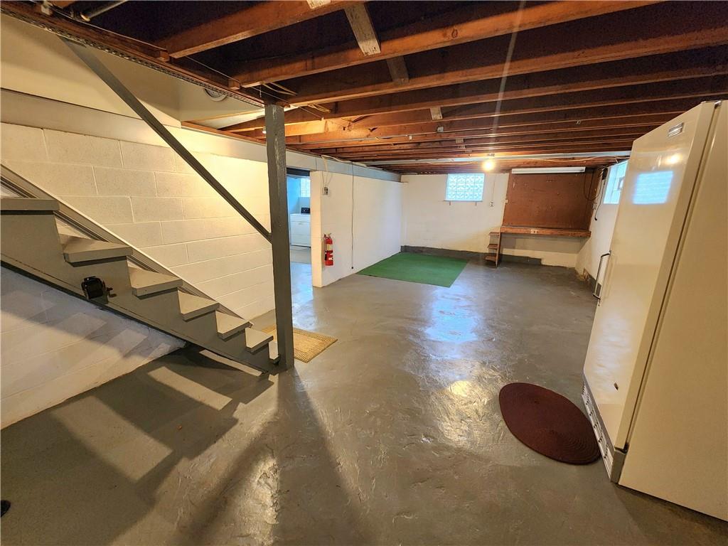 289 Scotland Lane New Castle, PA 16101 - Photo 26 of 35 a view of an empty room