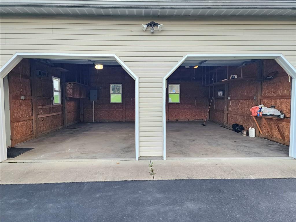 289 Scotland Lane New Castle, PA 16101 - Photo 33 of 35 a view of a house with a garage