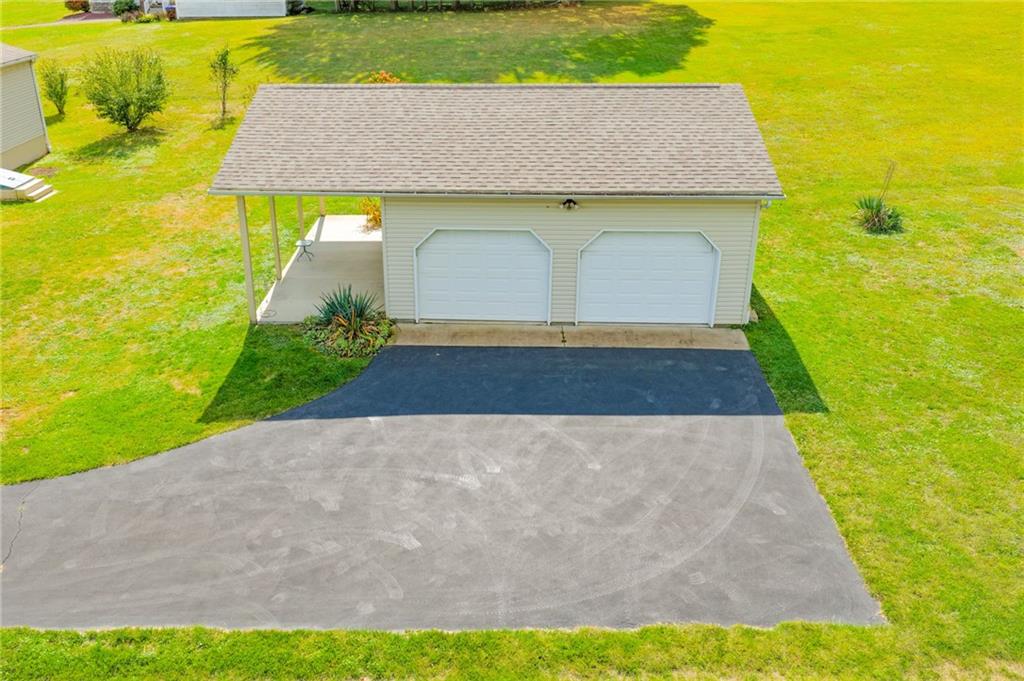 289 Scotland Lane New Castle, PA 16101 - Photo 6 of 35 a view of outdoor space yard and swimming pool