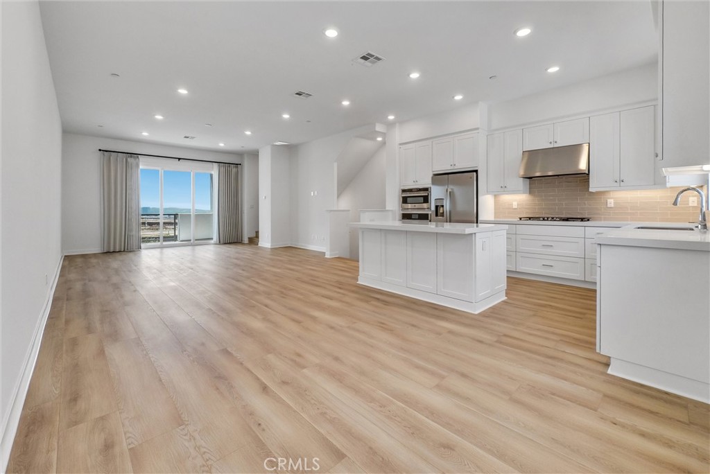 160 Restore Irvine, CA 92618 - Photo 8 of 50