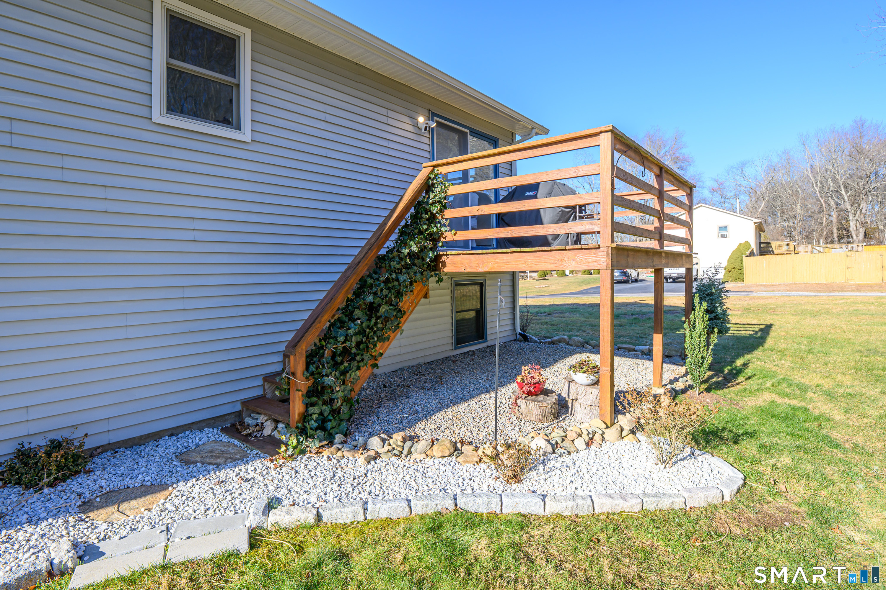 29 Deer Ridge Road Stonington, CT 06378 - Photo 7 of 40