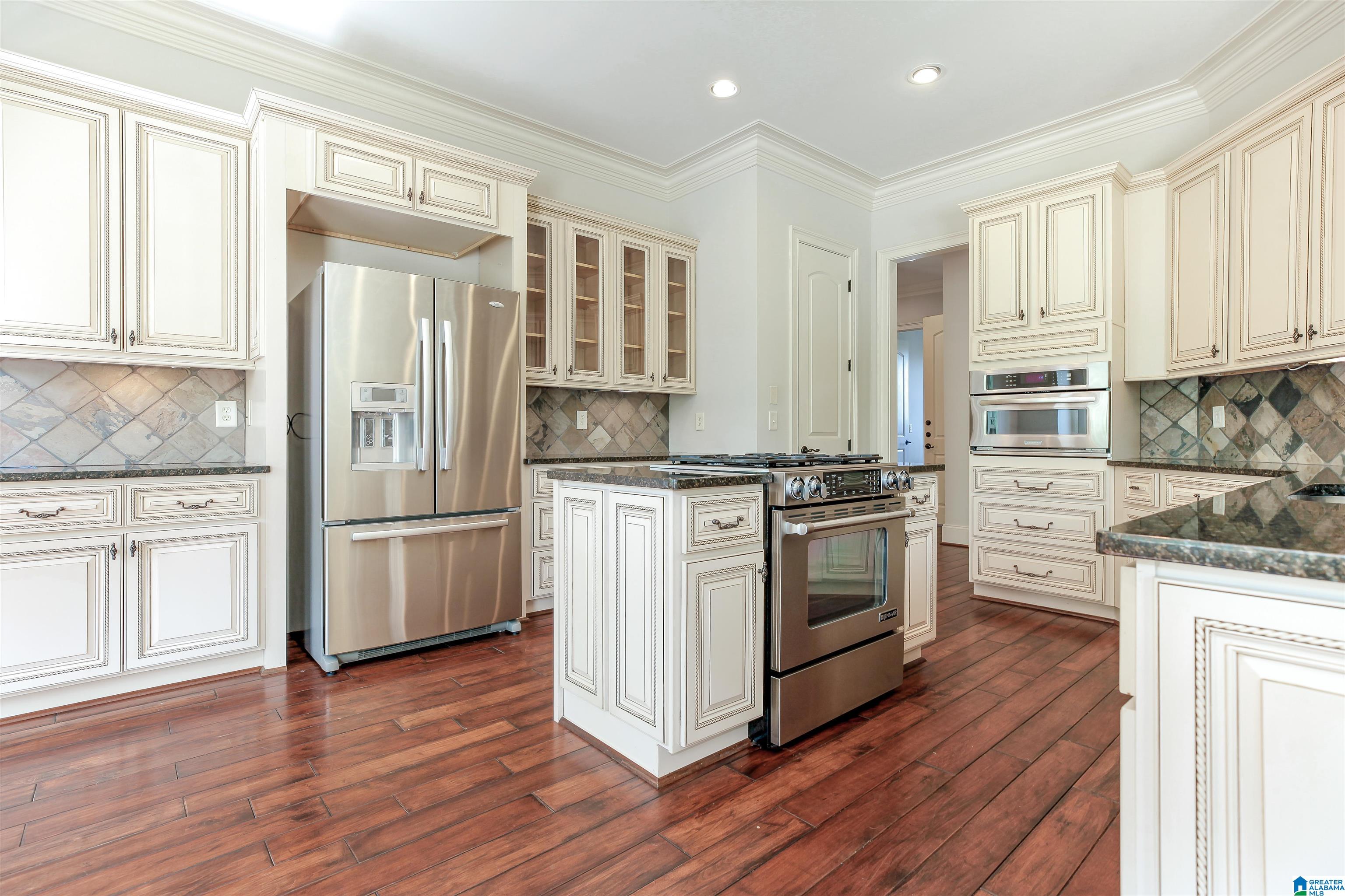 2009 Springhill Court Birmingham, AL 35242 - Photo 4 of 50