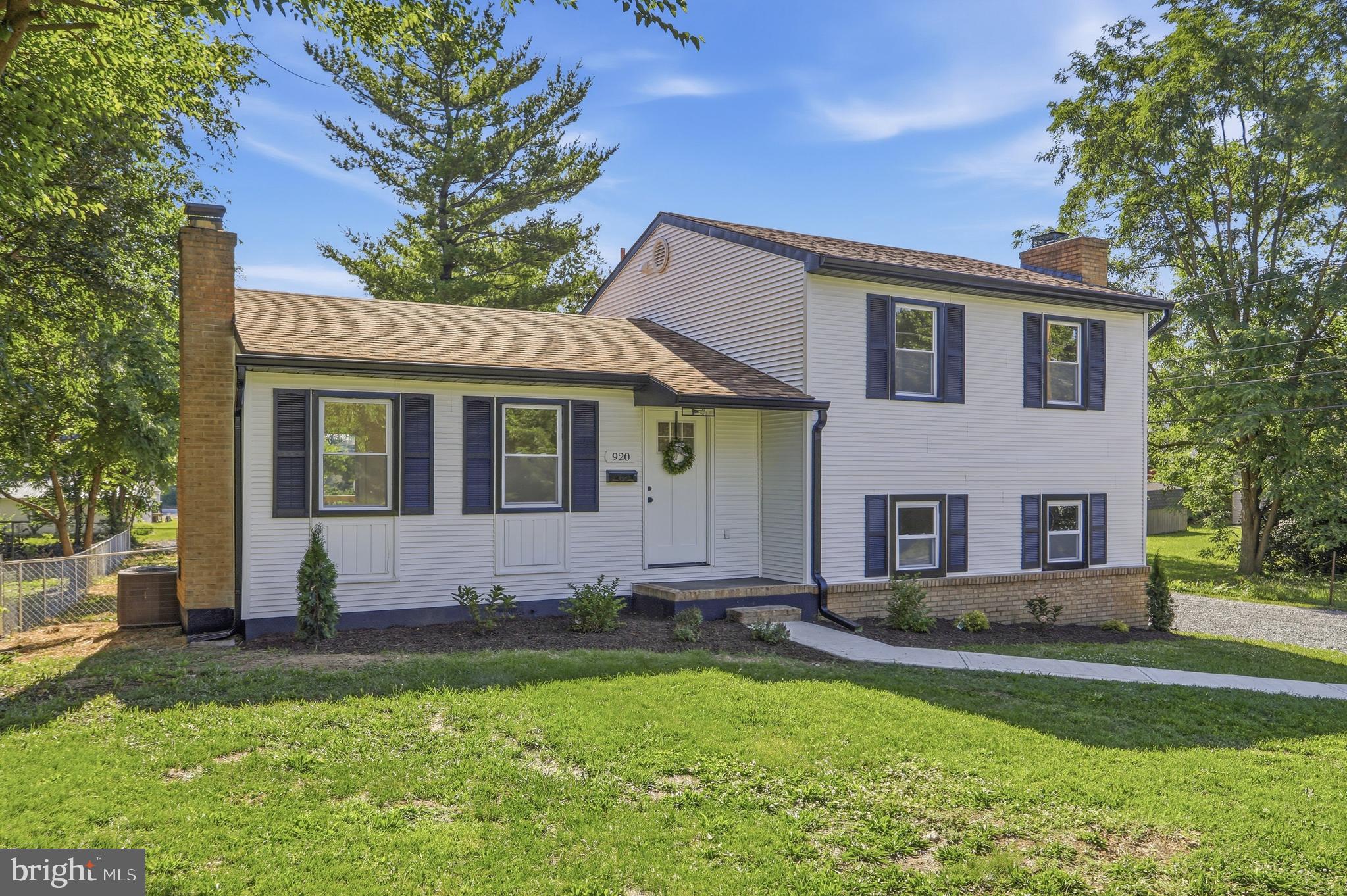 920 Linwood Road Hagerstown, MD 21740 - Photo 3 of 39