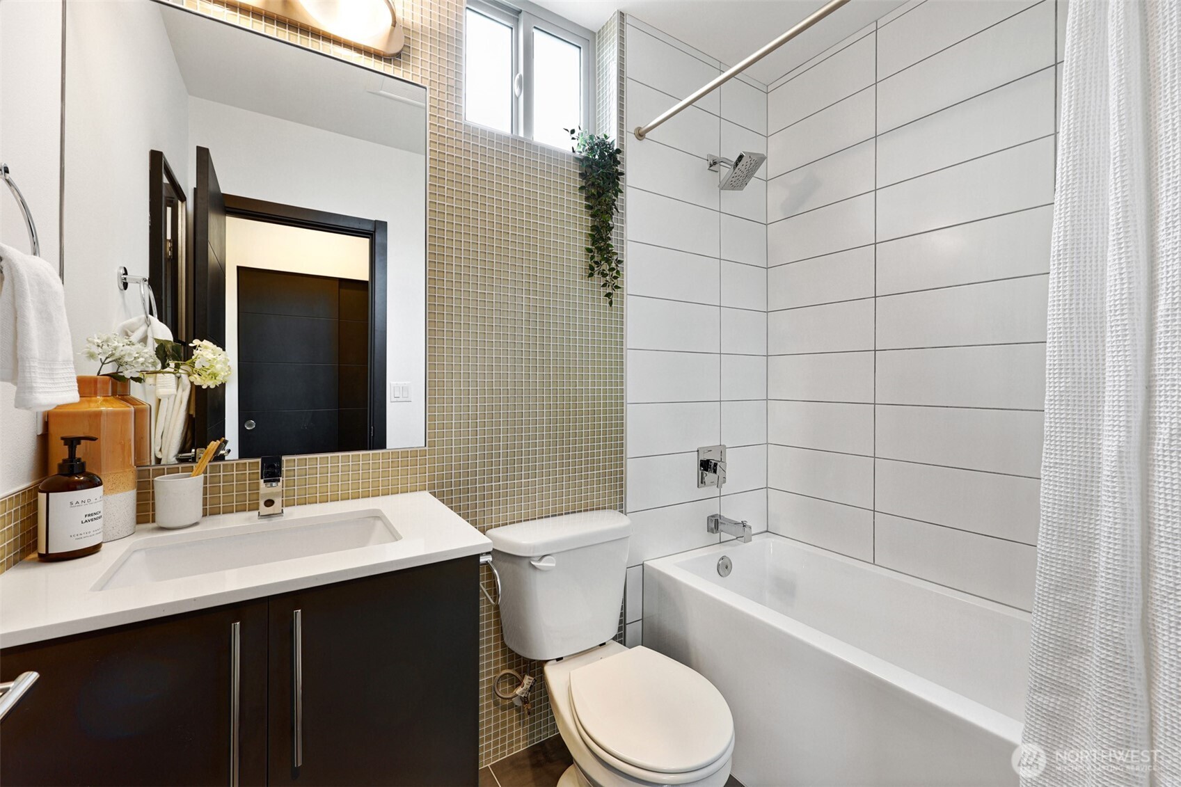 6315 42nd Avenue Southwest, Unit B Seattle, WA 98136 - Photo 20 of 27
