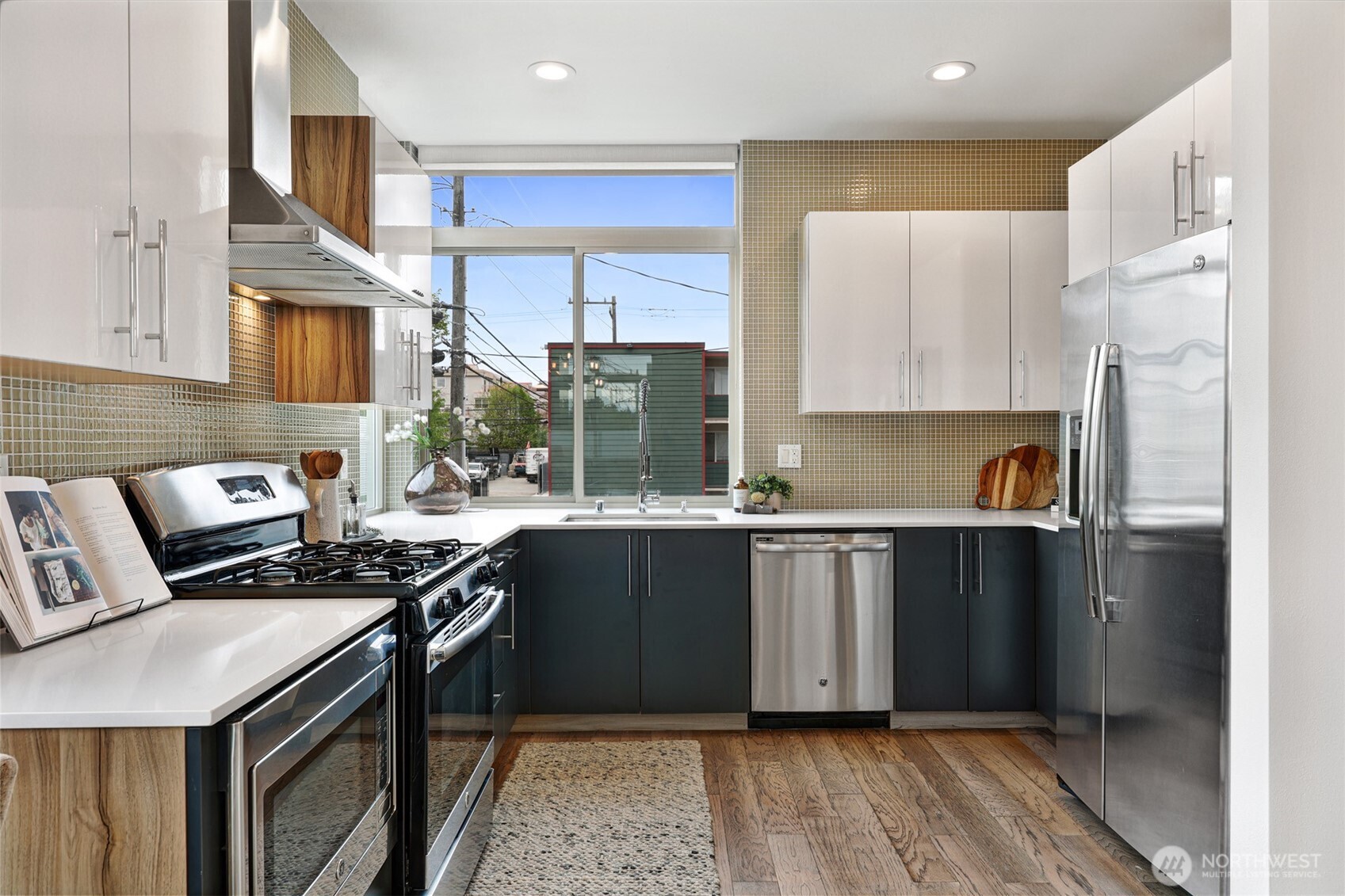 6315 42nd Avenue Southwest, Unit B Seattle, WA 98136 - Photo 6 of 27