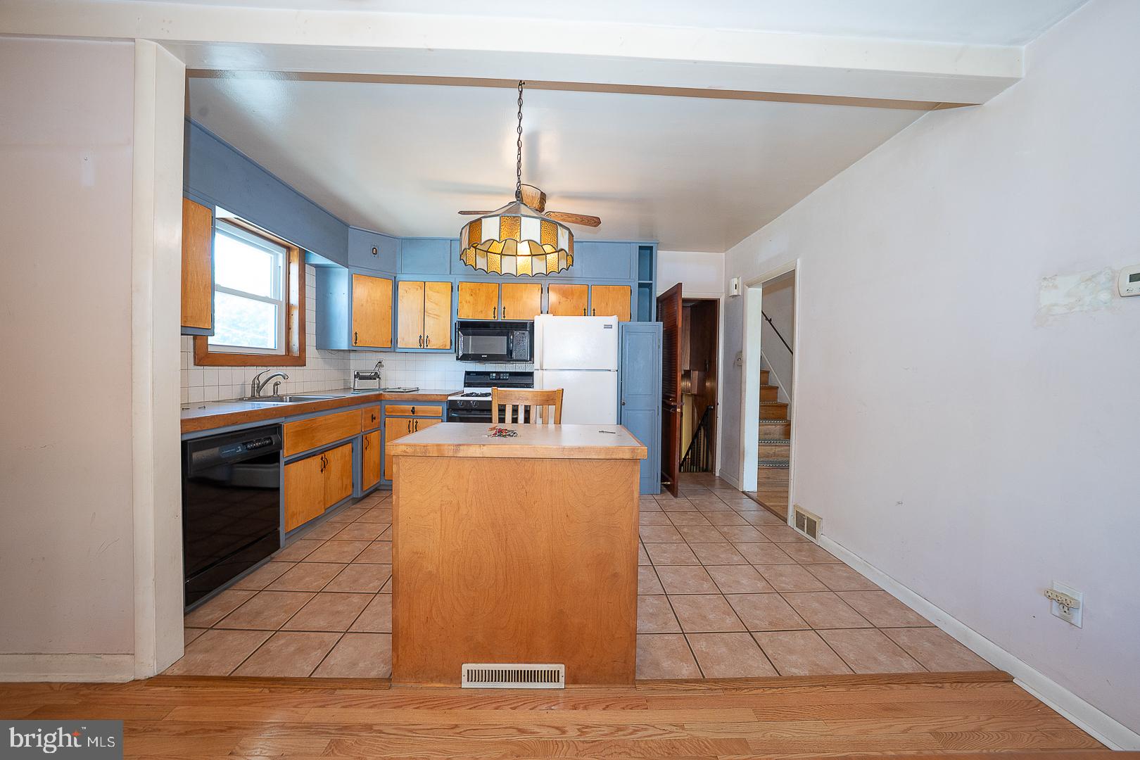 437 Rittenhouse Circle Havertown, PA 19083 - Photo 11 of 55 Bright kitchen with modern charm.