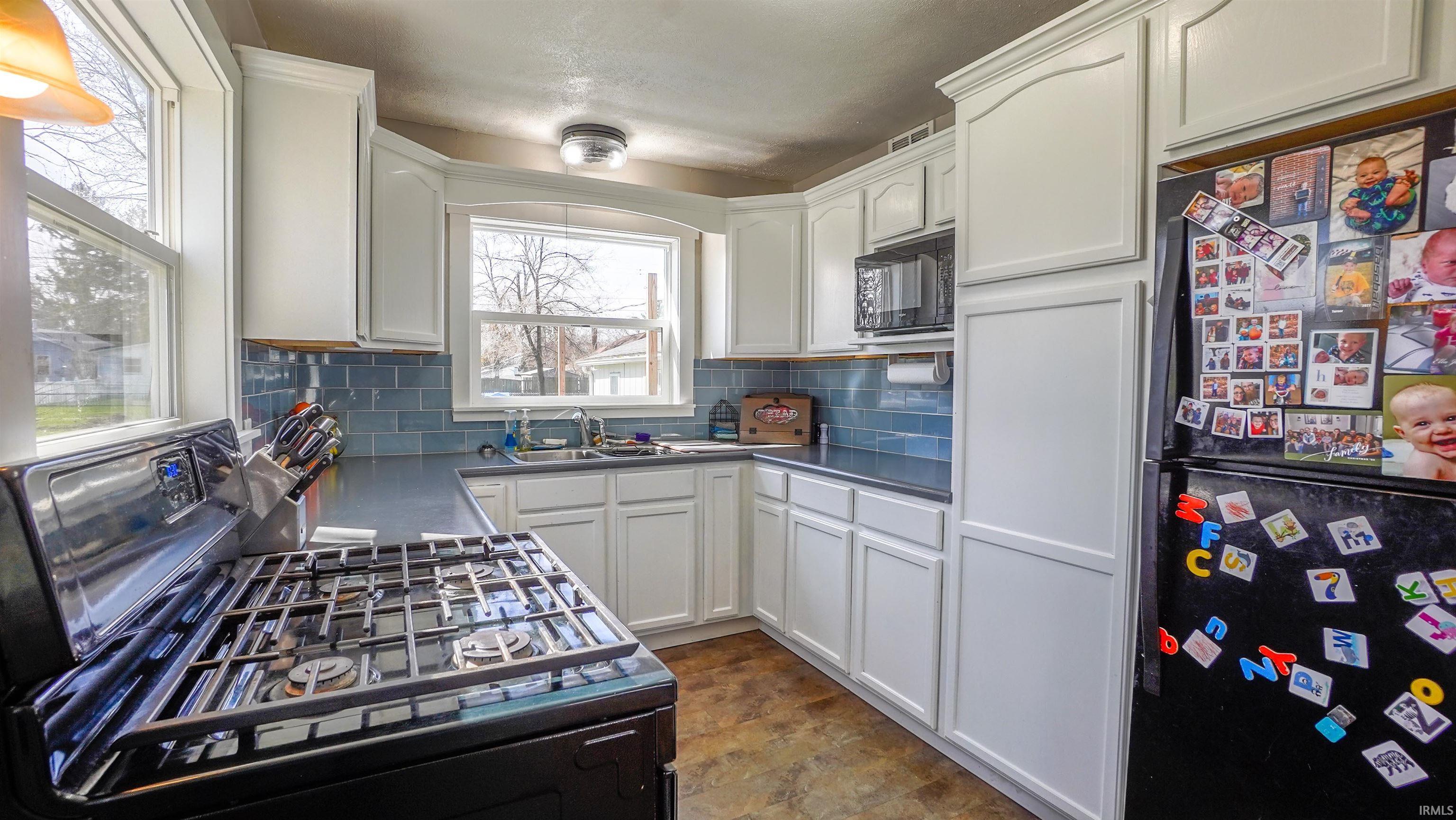 509 Magnolia Street North Judson, IN 46366 - Photo 3 of 22