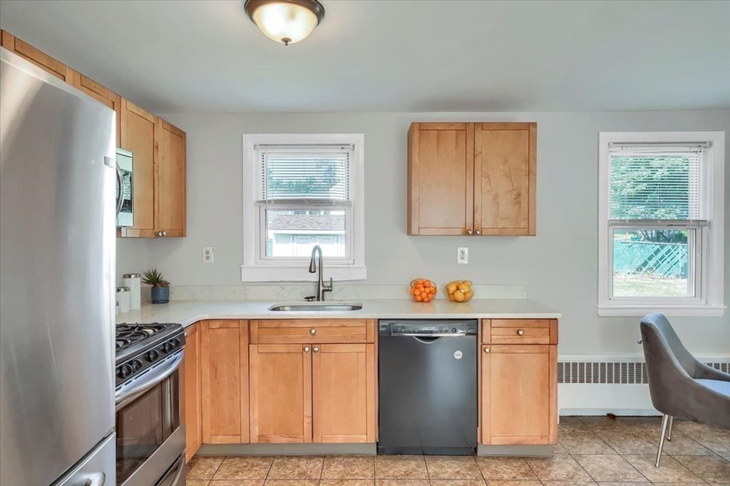143 Cameron Road Norwood, MA 02062 - Photo 7 of 32 Gallery Image 7