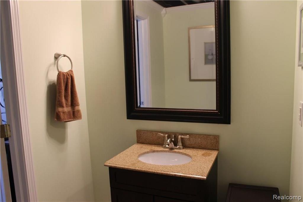 2726 Forest View Court Rochester Hills, MI 48307 - Photo 17 of 19