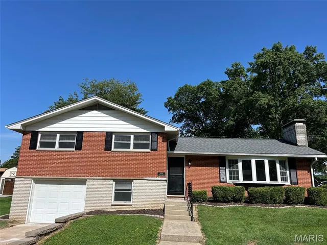 $249,000 | 4809 Paris Drive, Godfrey, IL 62035