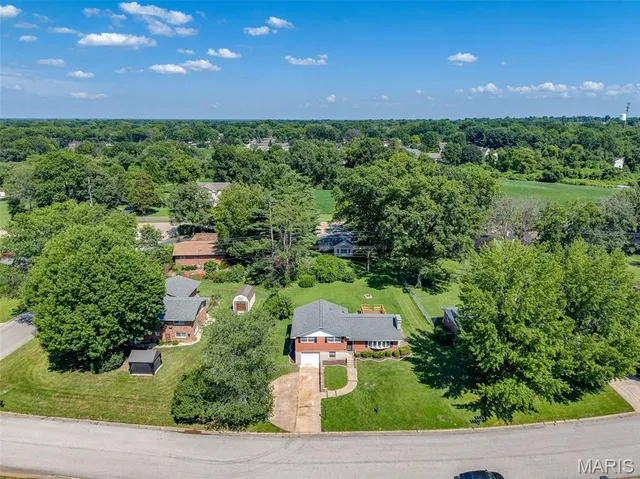 $249,000 | 4809 Paris Drive, Godfrey, IL 62035