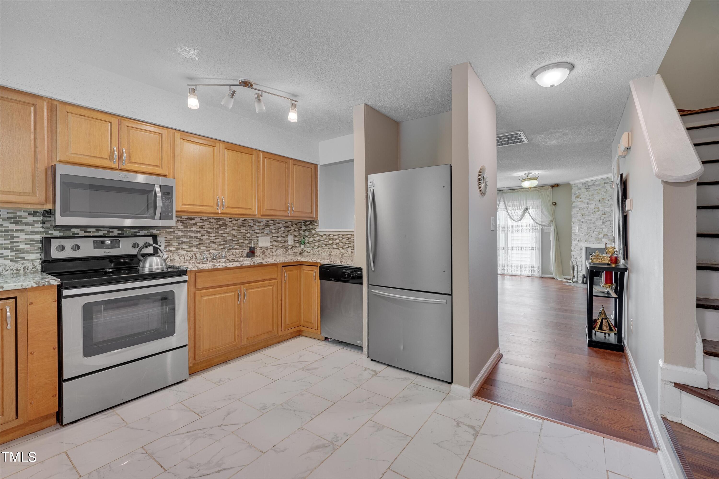 1507 Clermont Road, Unit 19 Durham, NC 27713 - Photo 3 of 22 04-1507 Clermont Rd T19-4