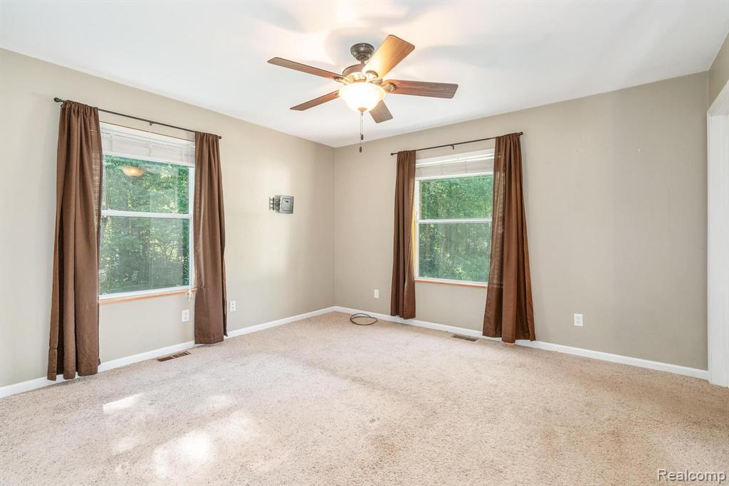 45171 Dunn Road Belleville, MI 48111 - Photo 32 of 52