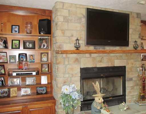 1299 Arona Road Irwin, PA 15642 - Photo 6 of 18 Den/Family/Great Room.