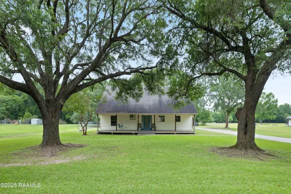 $390,000 | 334 Meche Road, Carencro, LA 70520