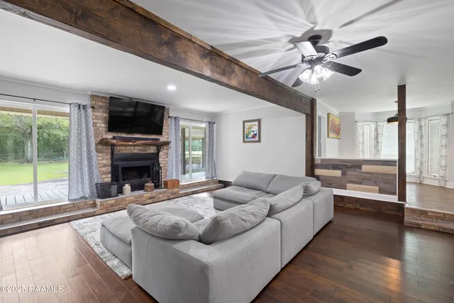 $390,000 | 334 Meche Road, Carencro, LA 70520