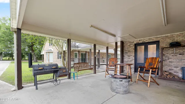 $390,000 | 334 Meche Road, Carencro, LA 70520