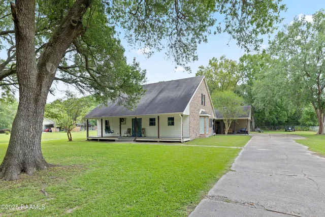 $390,000 | 334 Meche Road, Carencro, LA 70520