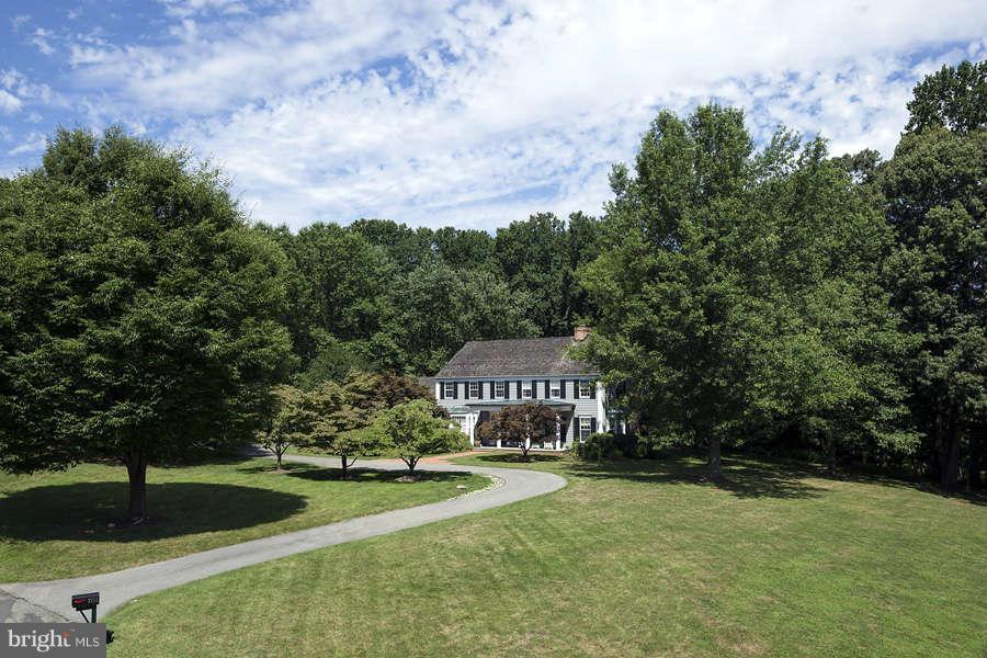 8805 Belmart Road Potomac, MD 20854 - Photo 2 of 29 Exterior (Front)