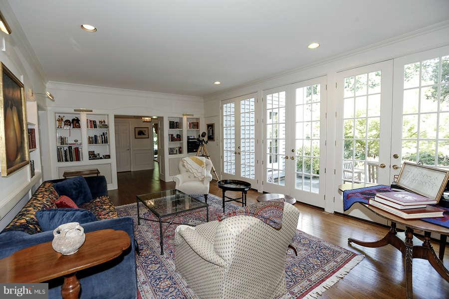 8805 Belmart Road Potomac, MD 20854 - Photo 13 of 29 Family Room