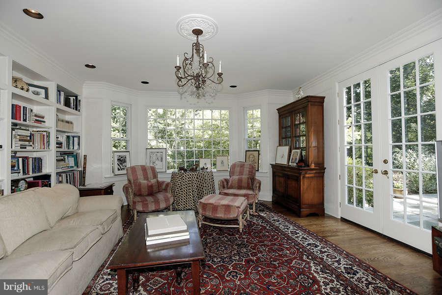 8805 Belmart Road Potomac, MD 20854 - Photo 16 of 29 Interior (General)