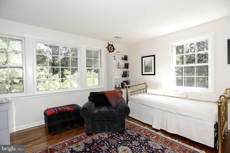 8805 Belmart Road Potomac, MD 20854 - Photo 21 of 29 Bedroom