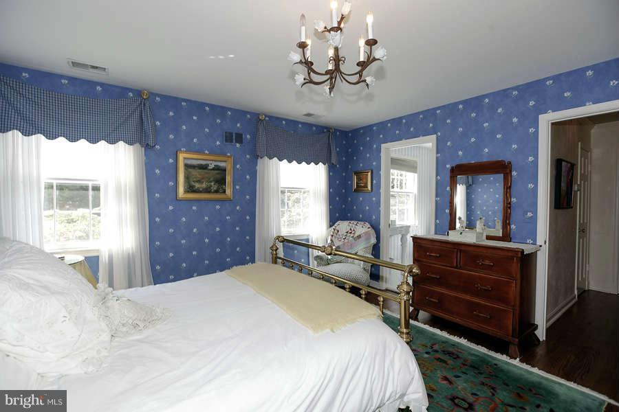 8805 Belmart Road Potomac, MD 20854 - Photo 26 of 29 Bedroom
