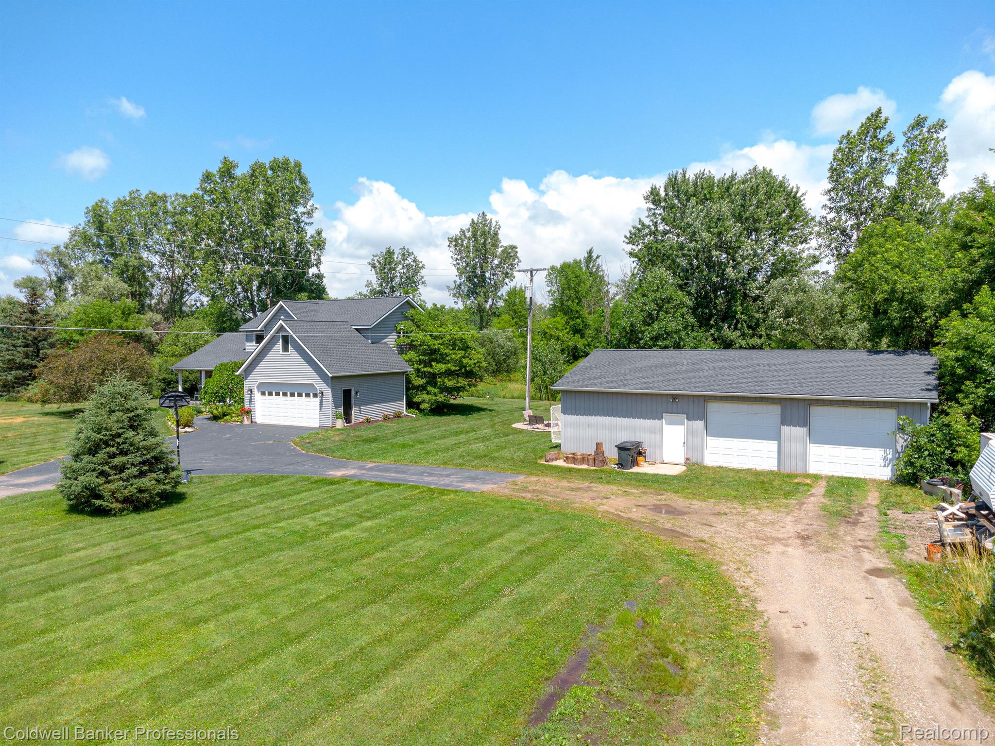 382 Angle Road Lapeer, MI 48446 - Photo 3 of 61 Gallery Image 3