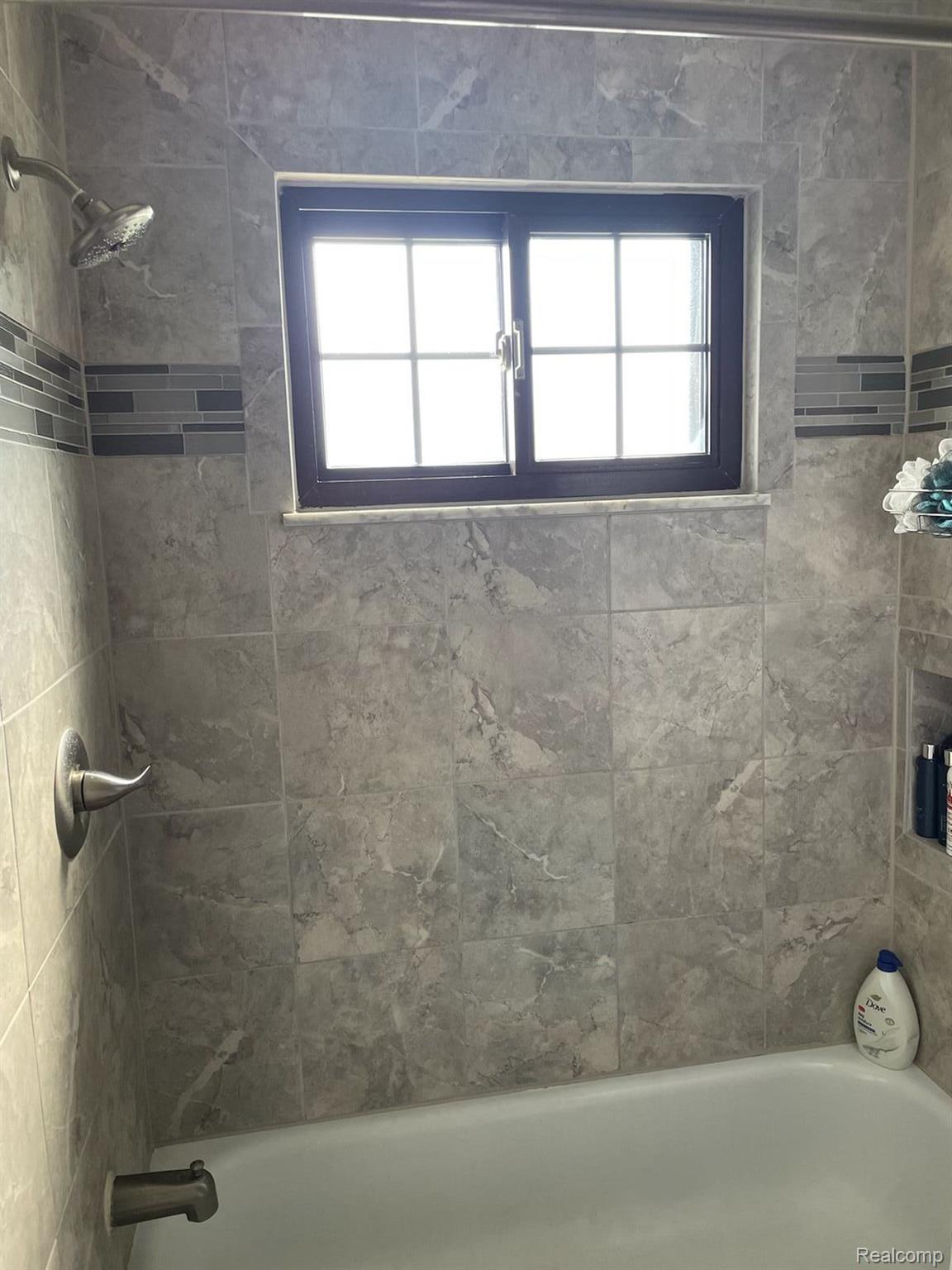 22271 Derby Road Trenton, MI 48183 - Photo 13 of 23 Gallery Image 13