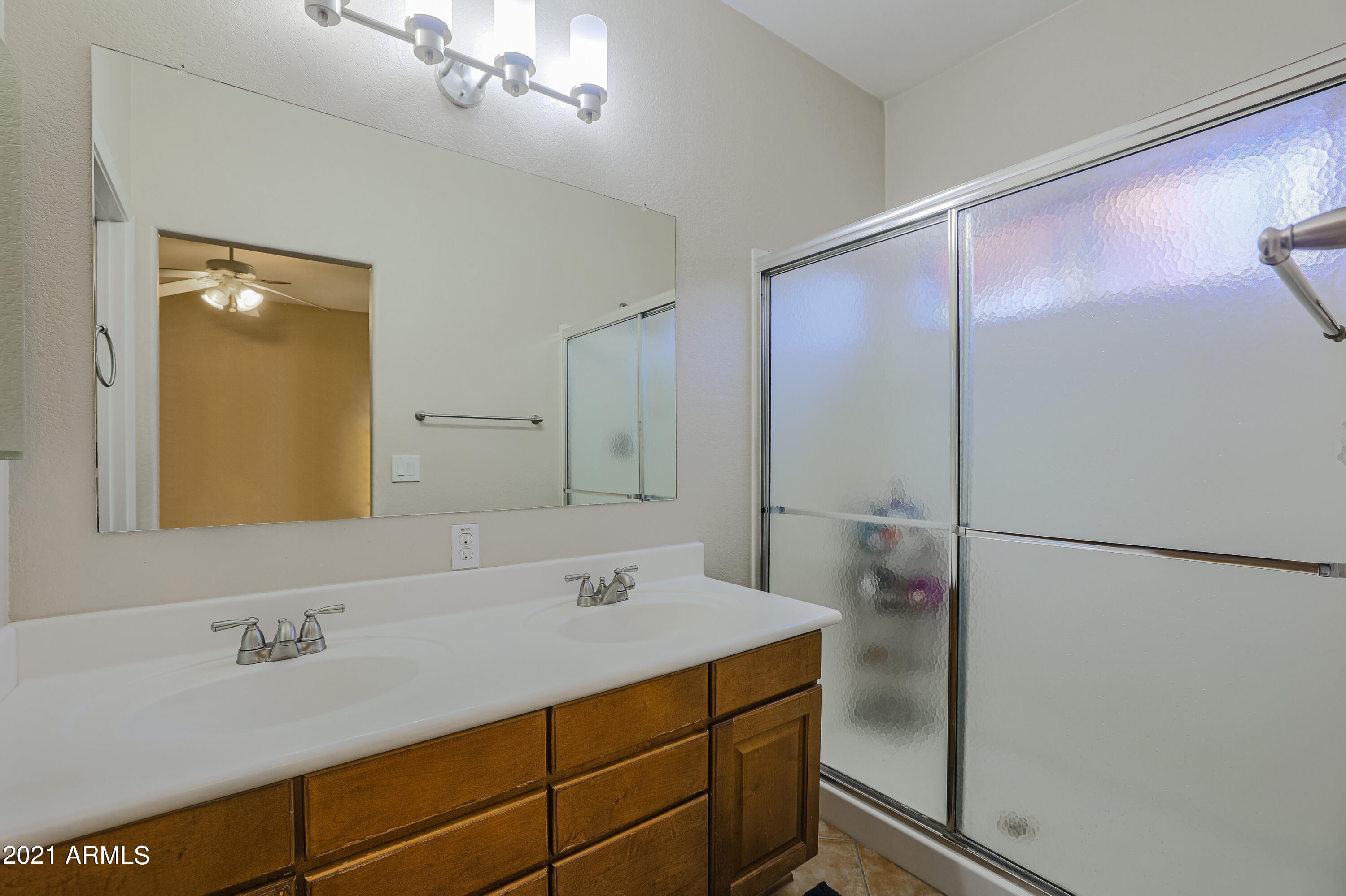3031 East Fremont Road Phoenix, AZ 85042 - Photo 14 of 28 Master Bath