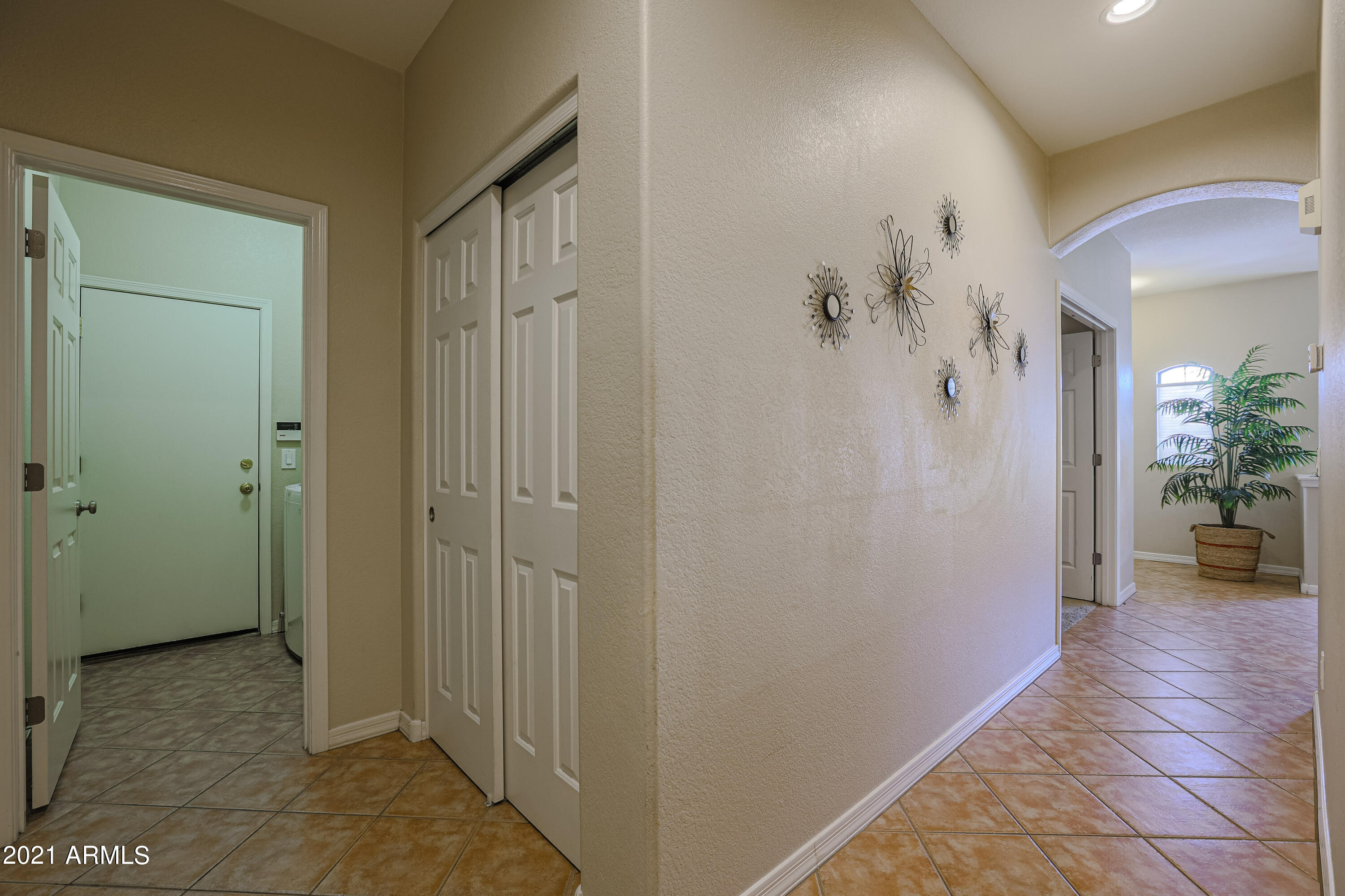 3031 East Fremont Road Phoenix, AZ 85042 - Photo 19 of 28 Hallway